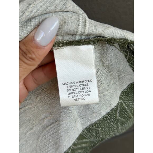 St. John’s Bay 100% Silk Shirt Men’s Medium Button Up Green Embossed Hawaiian - Picture 5 of 9